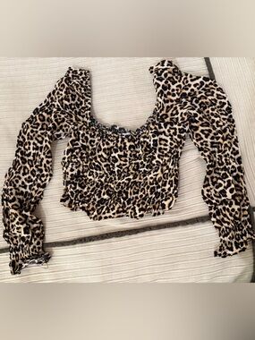H&M Beige and Black Leopard Smocked Cropped Blouse